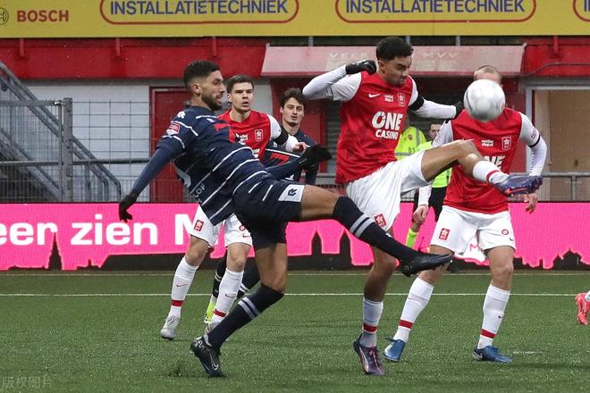 教练在排兵 教练在排兵