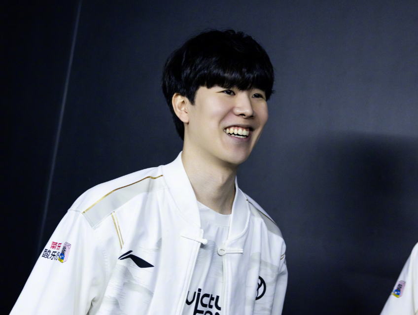 势下显得尤 势下显得尤