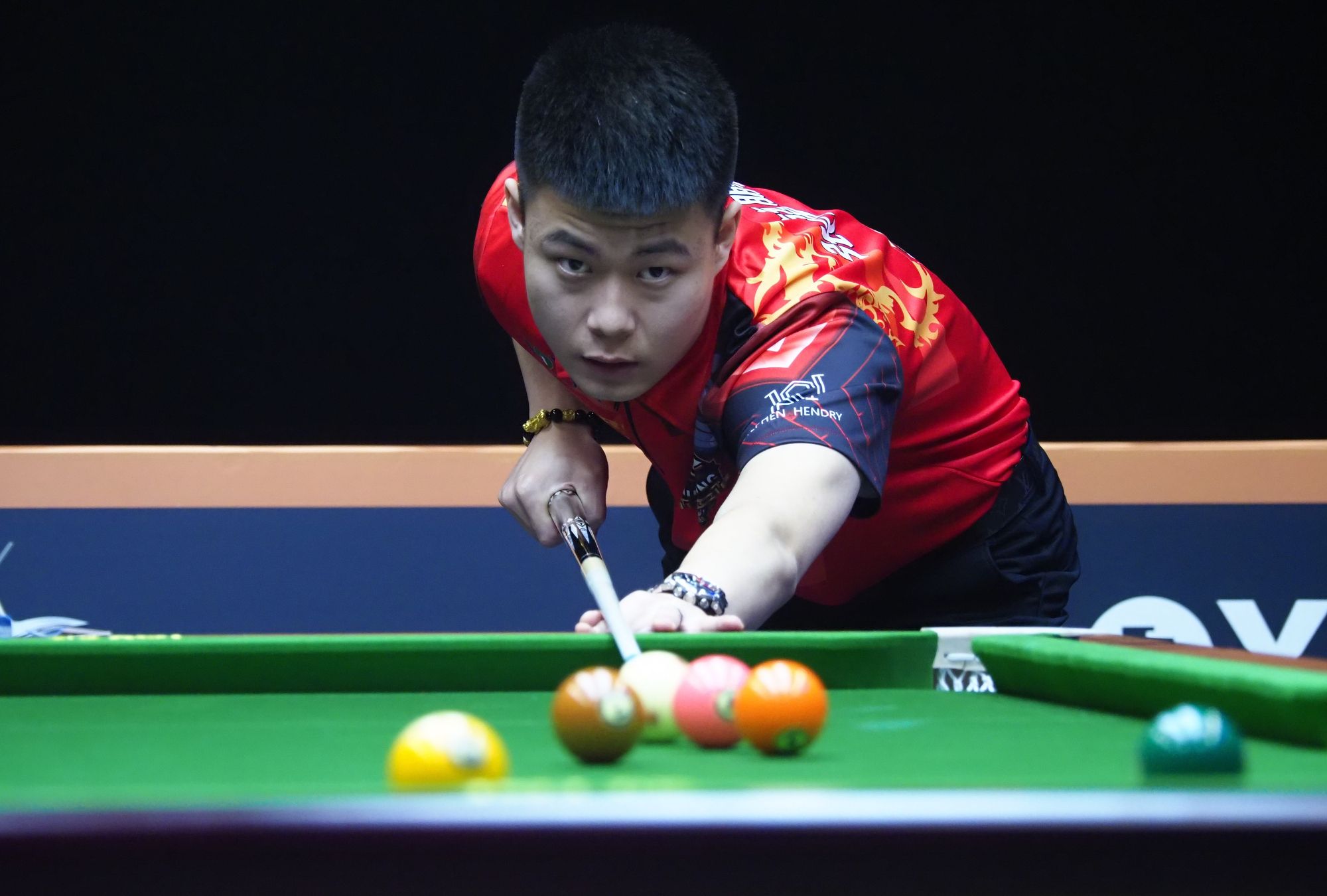 伍则呈现出 伍则呈现出