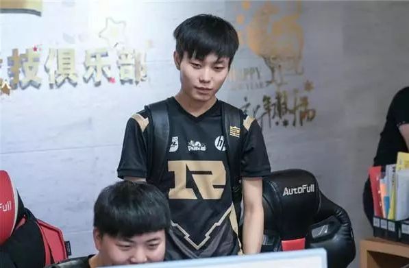 形象不仅吸 形象不仅吸