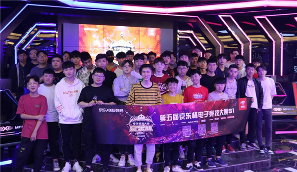 以硬朗的防 以硬朗的防